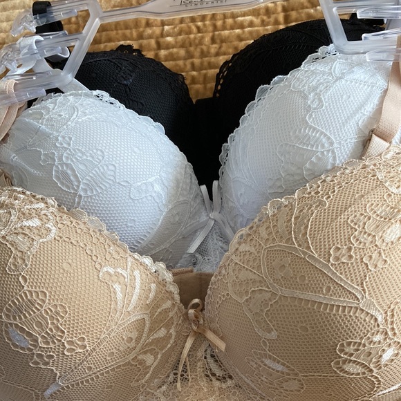 Set of 3 NWOT Lace Padded under wire Bra size 36C - Picture 2 of 6